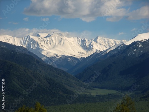 Fototapeta Naklejka Na Ścianę i Meble -  mountain of Belukha with snow in the Altai mountains