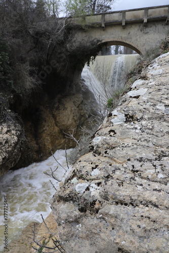 cascade du Lauzon à Lurs, en crue photo