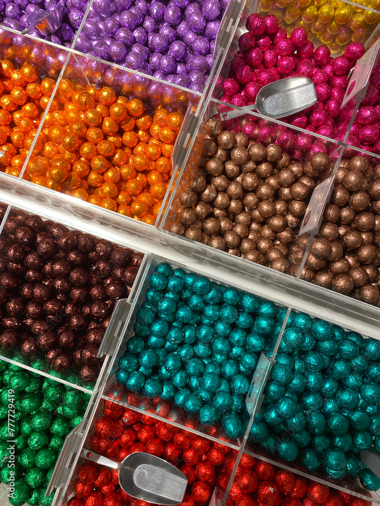 chocolate balls in tinfoil
chocolate balls in tinfoil