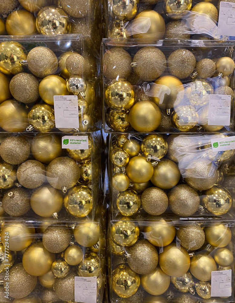 christmas tree baubles