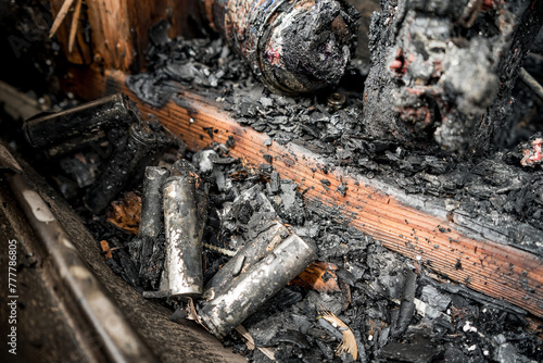 Wallpaper Mural what remains from garage fire Torontodigital.ca
