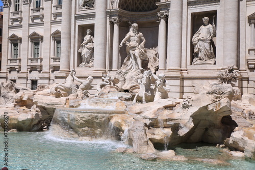 fontana di trevi rome italy