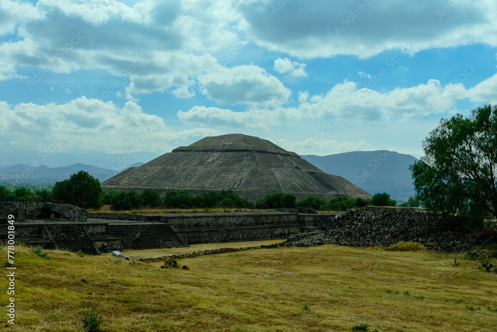 Teotihuacan w Meksyku - perełka Azteków  - obrazy, fototapety, plakaty 