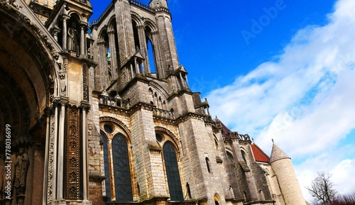 Cathédrale catholique Notre-Dame de Chartres en Eure-et-Loir France Europe photo