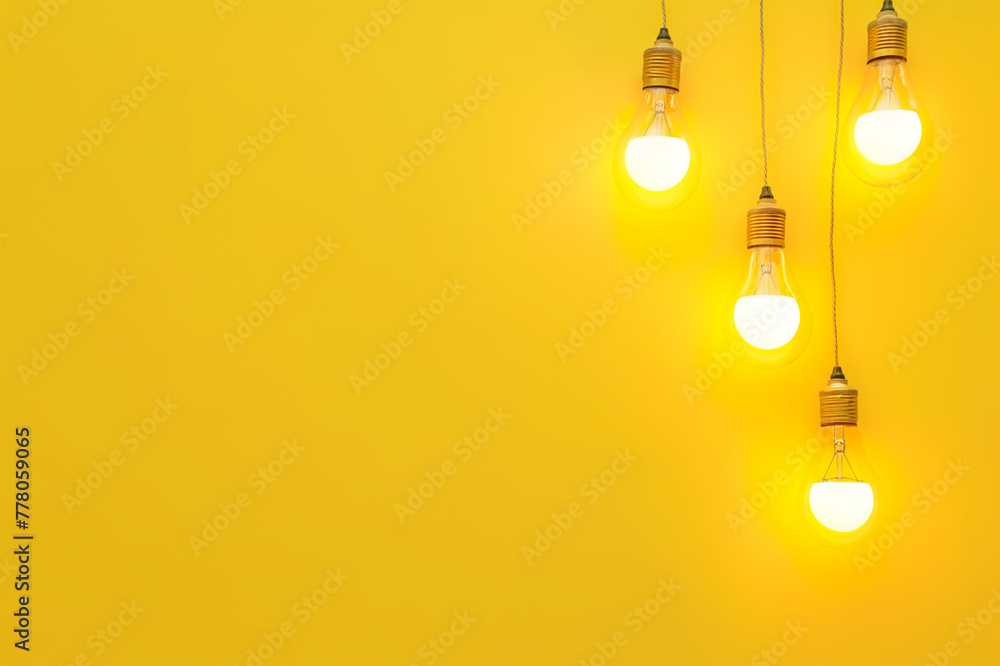 黄色い壁と黄色い電球 黄色い壁と黄色い電球