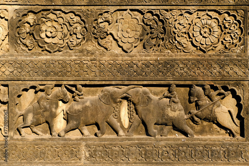 Obraz na plátně February 24, 2024, Exterior View of the scenic tourist landmark Maheshwar fort (Ahilya Fort) and temple