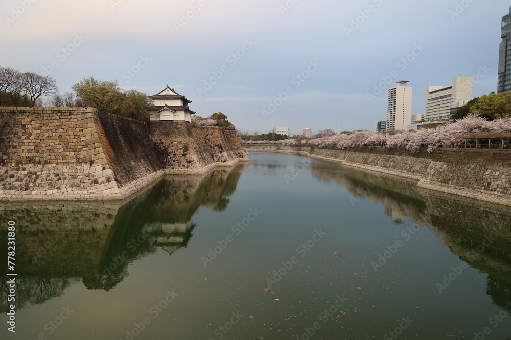A Japanese castle : Osaka-jyo Castle in Osaka City 日本の城:大阪城 A Japanese castle : Osaka-jyo Castle in Osaka City 日本の城:大阪城