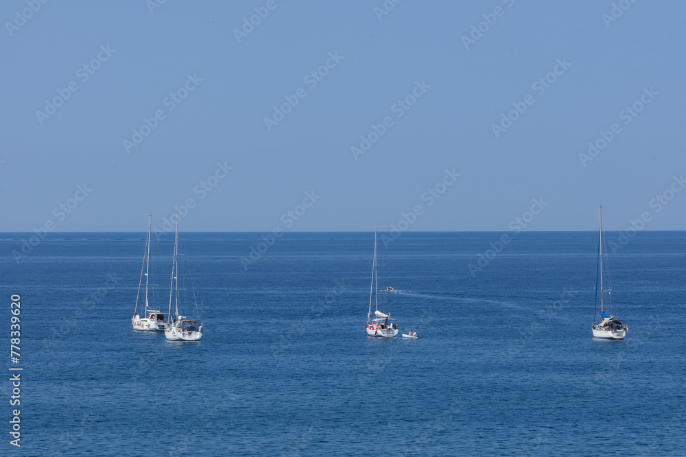 Panorama marino del Mar Ligure a Moneglia in provincia di Genova, Liguria, Italia.