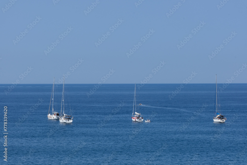Panorama marino del Mar Ligure a Moneglia in provincia di Genova, Liguria, Italia. Panorama marino del Mar Ligure a Moneglia in provincia di Genova, Liguria, Italia.