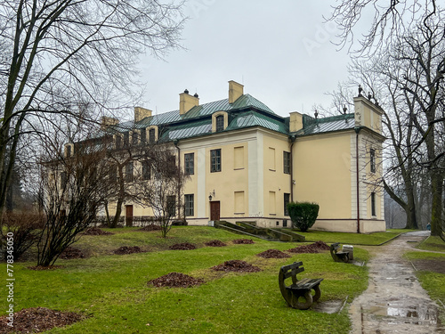 Park and the Mieroszewski Palace, which houses the rooms of the Zaglebie Museum in Bedzin photo