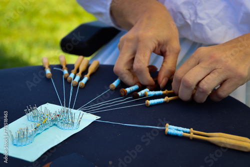 Φωτογραφία Bobbin lace making