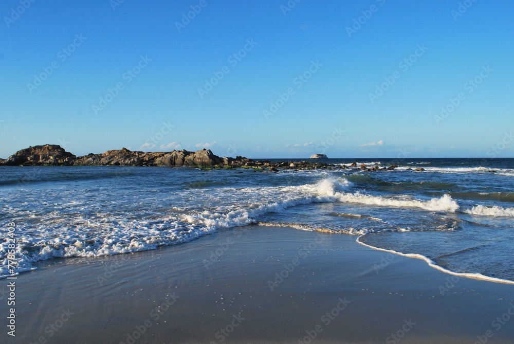 El agua,el mar como elemento comunicante en nuestro ambiente. El agua,el mar como elemento comunicante en nuestro ambiente.