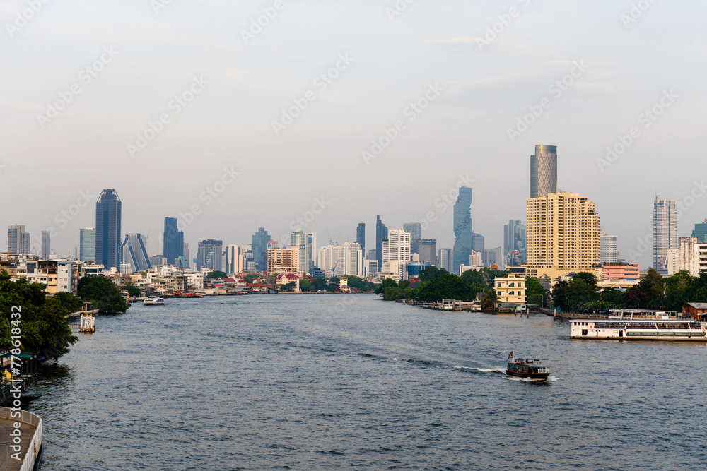 Fototapeta premium View of the Chao Phraya River and Bangkok City