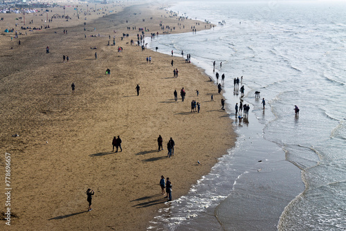 Quadro em tela Aerial view of the Scheveningen beach at The Hague, Netherlands