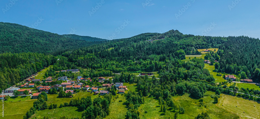 Ausblick auf Bodenmais am Großen Arber im Bayerischen Wald, Blick zum Silberberg