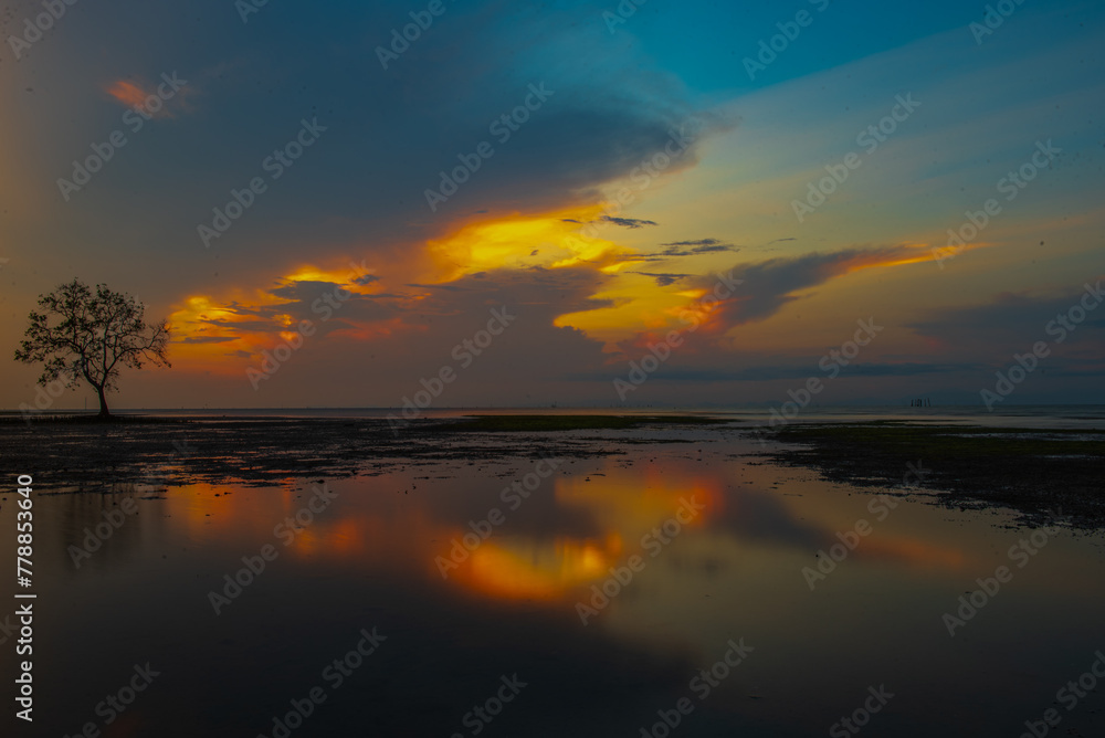 Morning sea sky reflection
