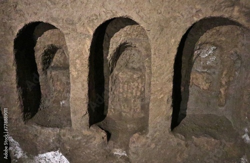 Napoli - Particolare dei scolatoi nelle Catacombe di San Gaudioso photo