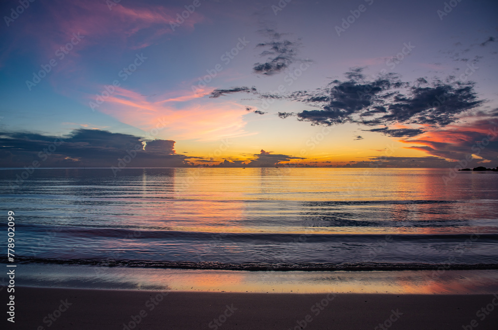 Obraz premium Evening sea, beautiful sky