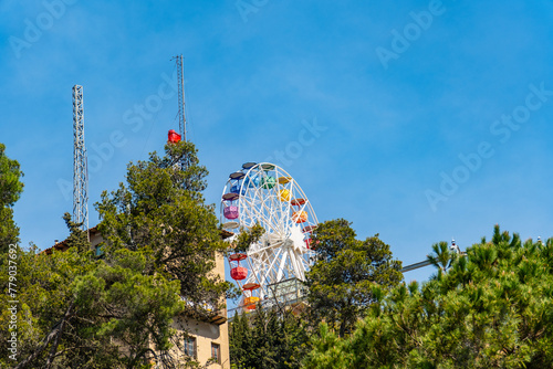 Riesenrad im Vergnügungspark Parc d’atraccions Tibidabo in Barcelona, Spanien