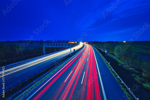 Langzeitbelichtung - Autobahn - Strasse - Traffic - Travel - Background - Line - Ecology - Highway - Long Exposure - Motorway - Night Traffic - Light Trails - High quality photo