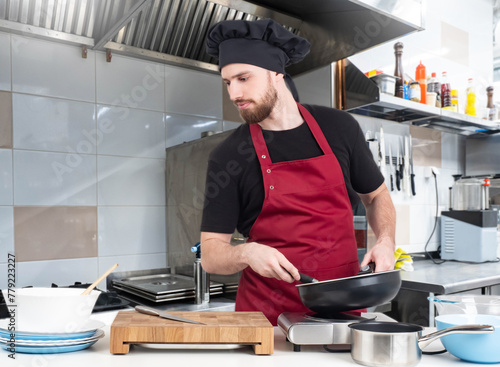 Man is cook. Restaurant che...