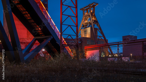 Zeche Zollverein bei Nacht photo