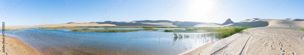 Obraz premium Lake in Desert
