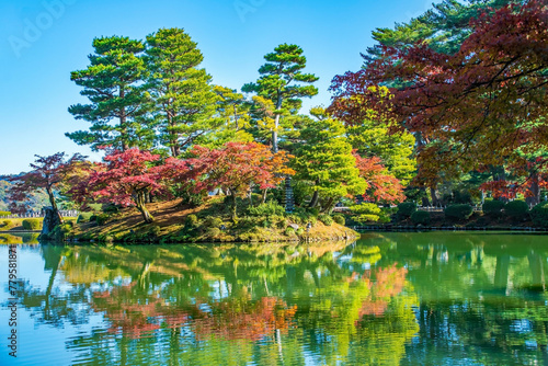  Spiegelung, Kenroku-en Garten, Kanazawa, Japan 