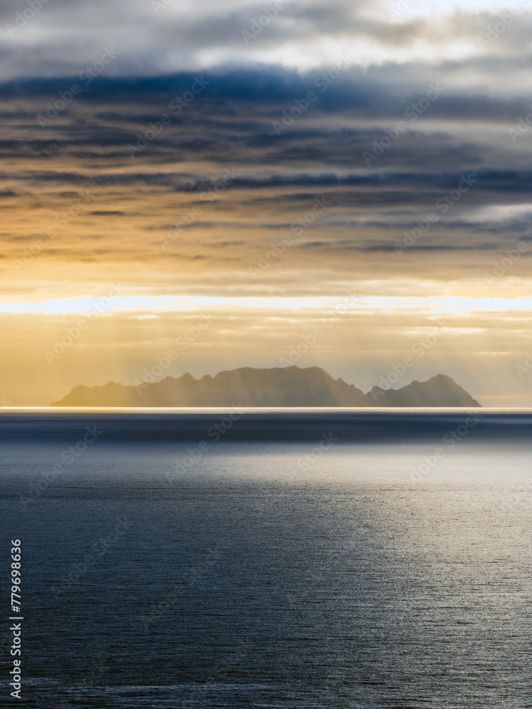 Fototapeta premium Sunrise over the ocean