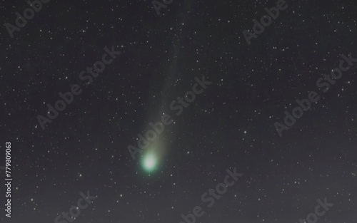 Der Komet 12P/Pons-Brooks am Abendhimmel im April 2024 photo