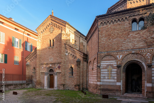 Basilica dei SS. Vitale e Agricola - Piazza delle Sette Chiese. Bologna © dimamoroz