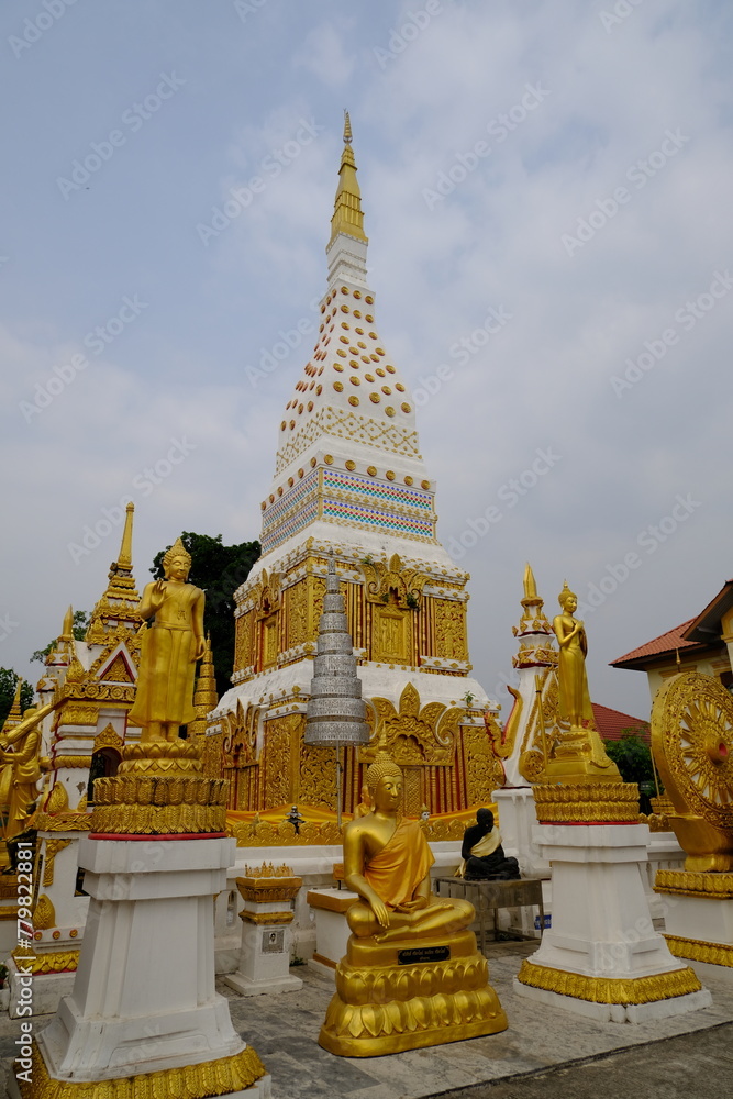 Fototapeta premium Wat Mahathat ,thai,thai temple,Nakonphanom,temple
