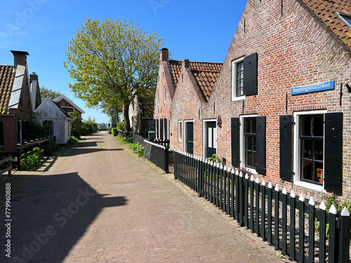 Obraz na płótnie Houses in the village Moddergat w salonie