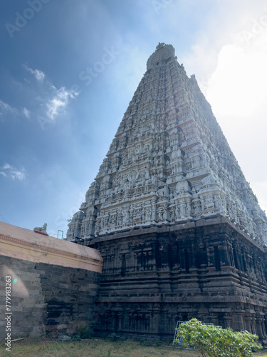 Beautiful tower in Arulmigu Arunachaleswarar Temple, Tiruvannamalai which represent element of fire.