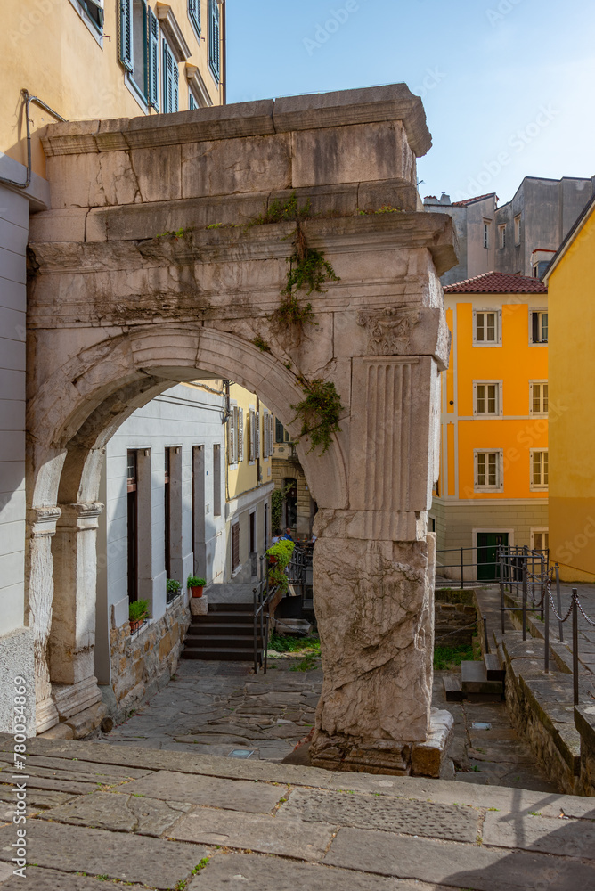 Fototapeta premium Arco di Riccardo in Italian town Trieste