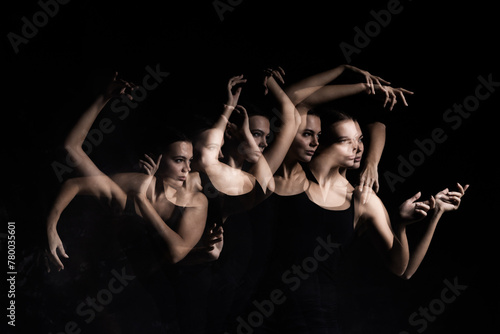 Foto abstract female dancer dance performance dark background studio long exposure mu
