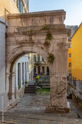 Arco di Riccardo in Italian town Trieste photo