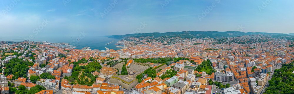 Obraz premium Panorama view of Italian town Trieste