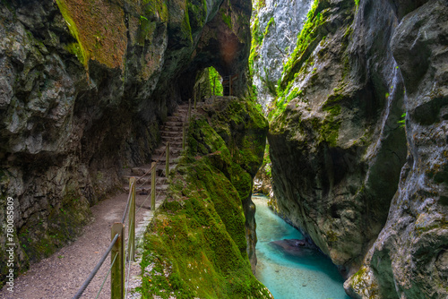 Fotografía Tolmin gorge during a summer morning in Slovenia