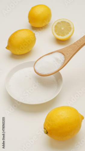 クエン酸・イメージ｜クエン酸(粉末)とレモン
