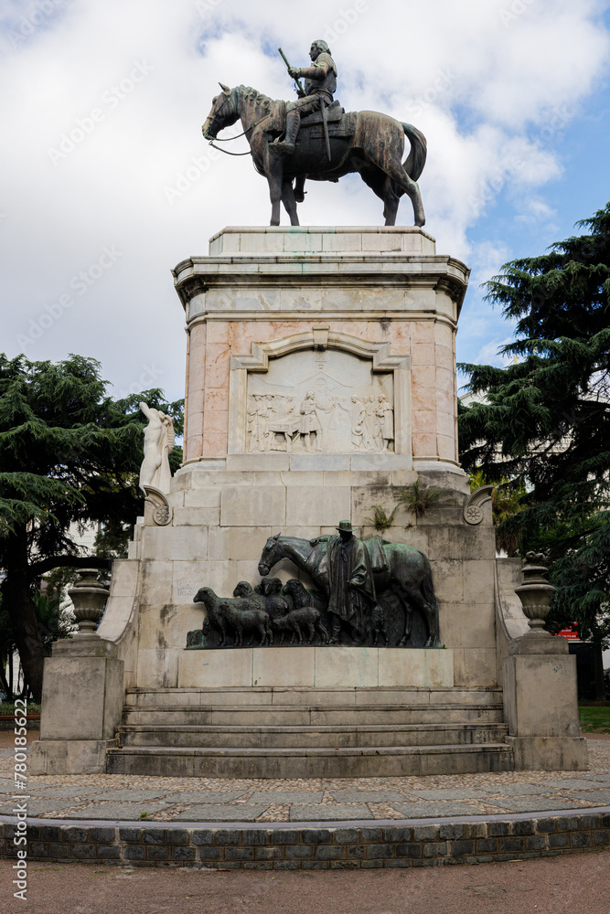 Monumento en Plaza Zabala, Montevideo