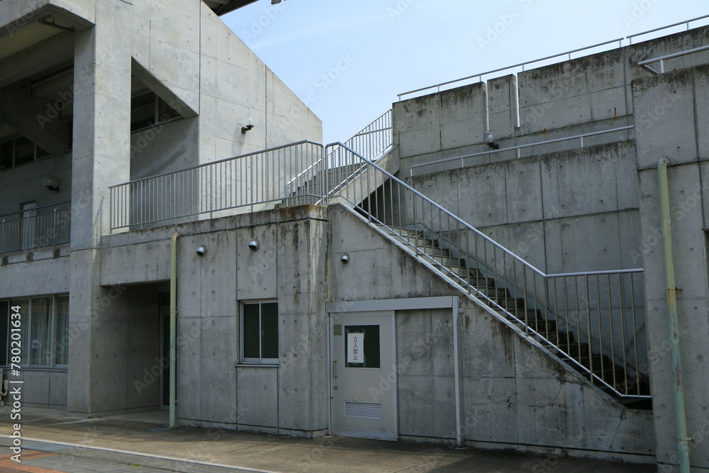 陸上競技場のスタンド出入口 陸上競技場のスタンド出入口