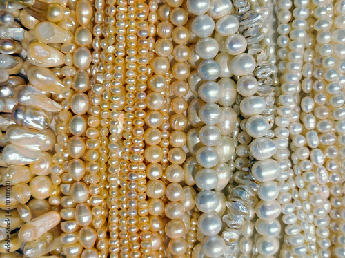 pearls bracelet texture