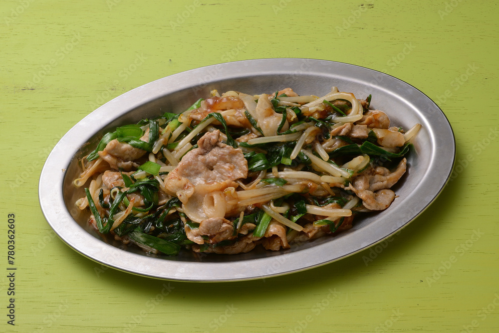 豚ニラもやし炒め