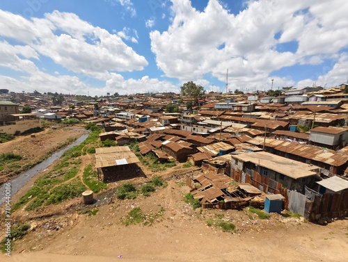Foto Kibera is biggest slum in Africa. Slums in Nairobi, Kenya.