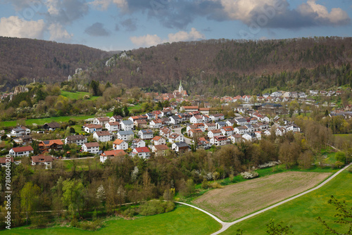 Panorama der Stadt Blaubeuren im Alb-Donau-Kreis  Schw  bische Alb 