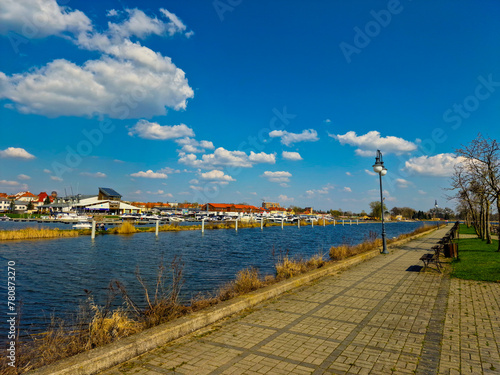 Fototapeta Naklejka Na Ścianę i Meble -  embankment of Lake Niegocin in Gizycko. Mazury, Poland