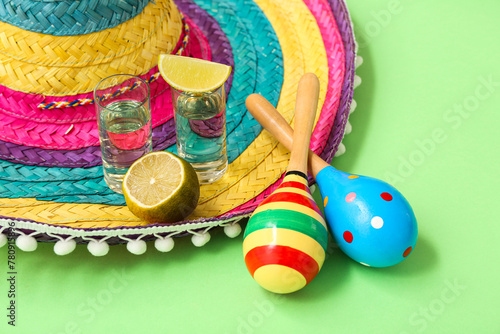 Sombrero hat, maracas and s...