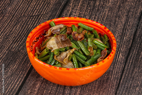 Roasted bacon with green bean