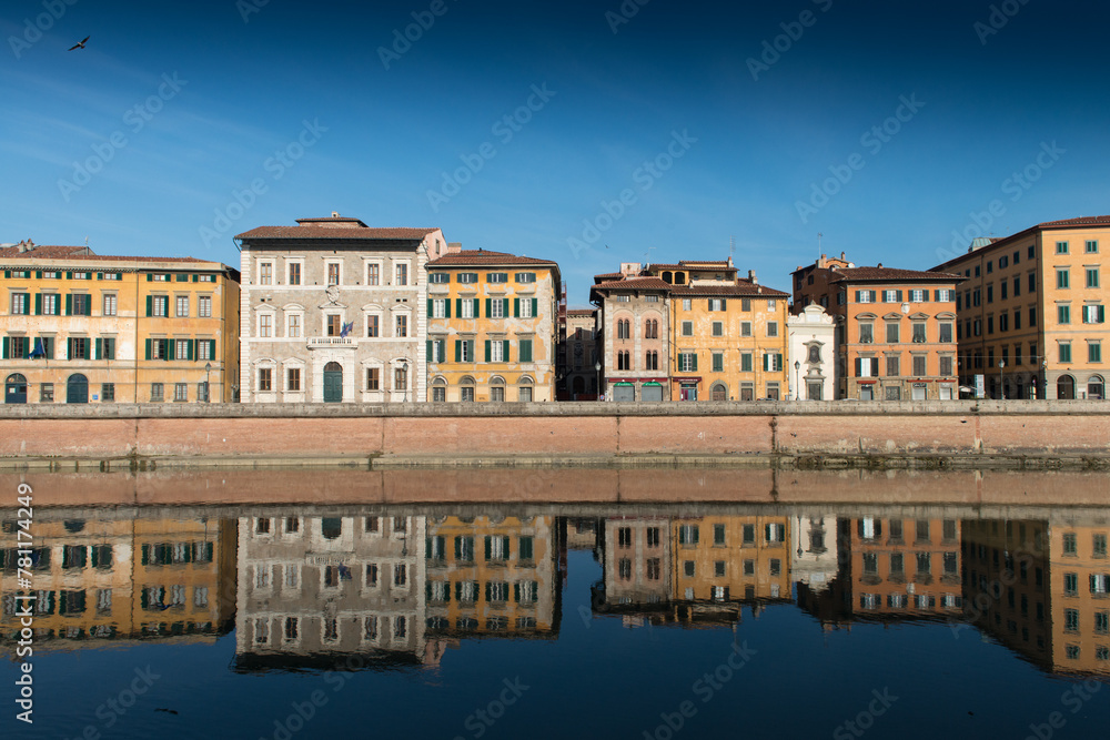 Riflessi sull'Arno a Pisa